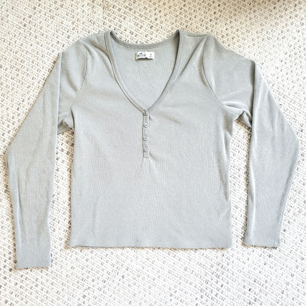 Hollister Womens XL Light Gray Ribbed Henley Top Long Sleeve Stretchy
